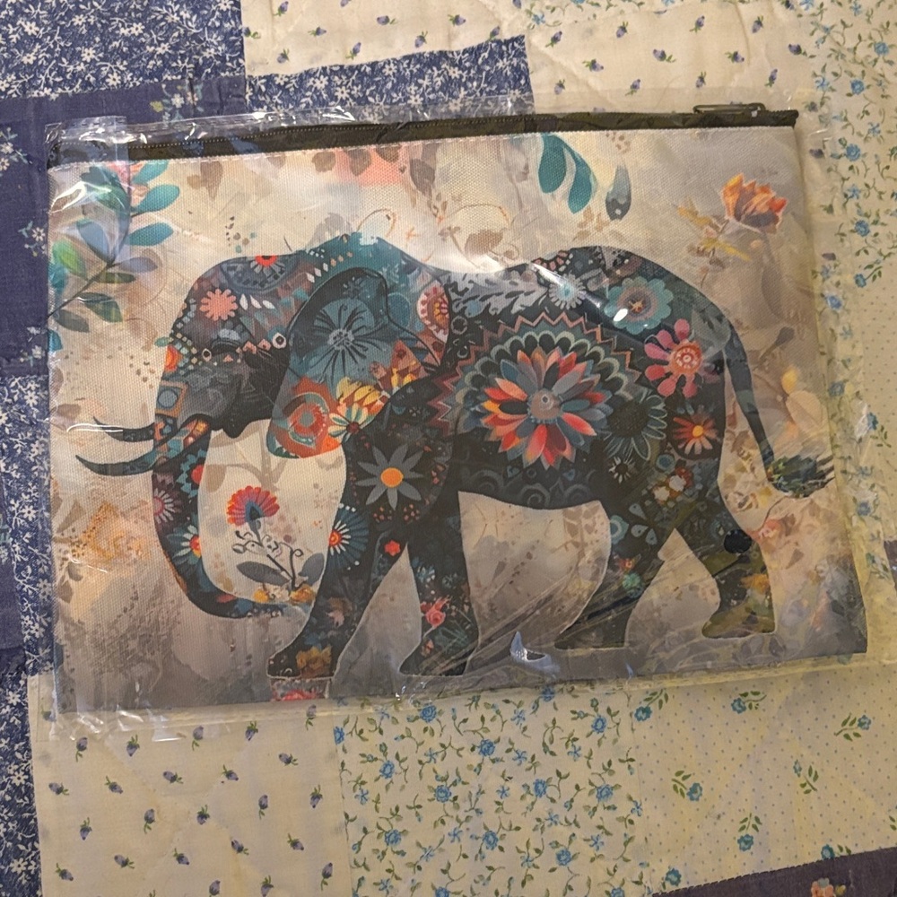 ❤️Floral Elephant Cosmetic Bag